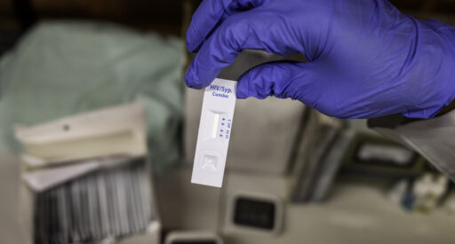 The dual test for HIV and syphilis requires a single finger-prick blood sample and gives results in 20 minutes