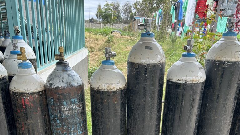 Oxygen cylinders. Credit: MedAccess